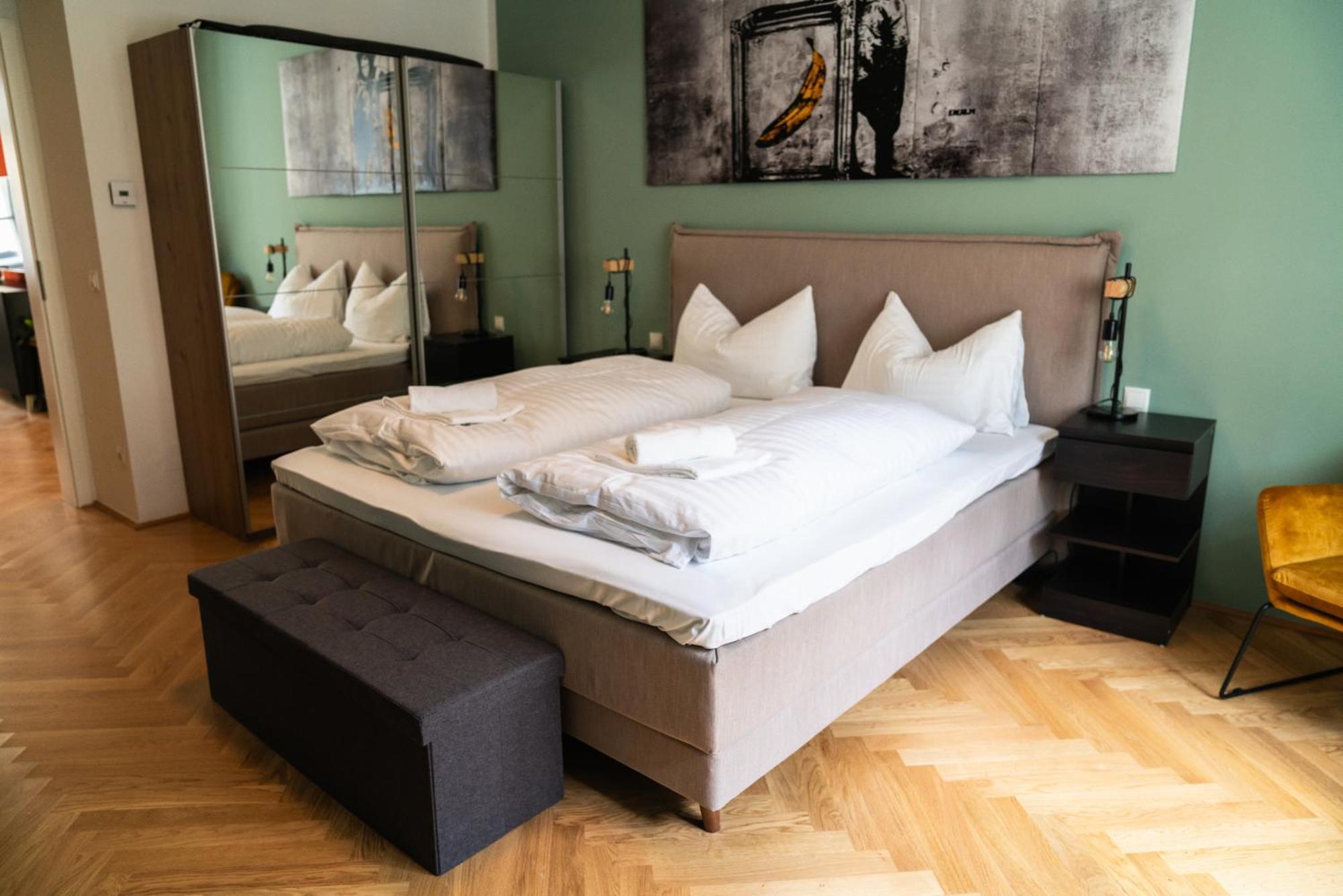 City: Live, Work, Play Apartament *