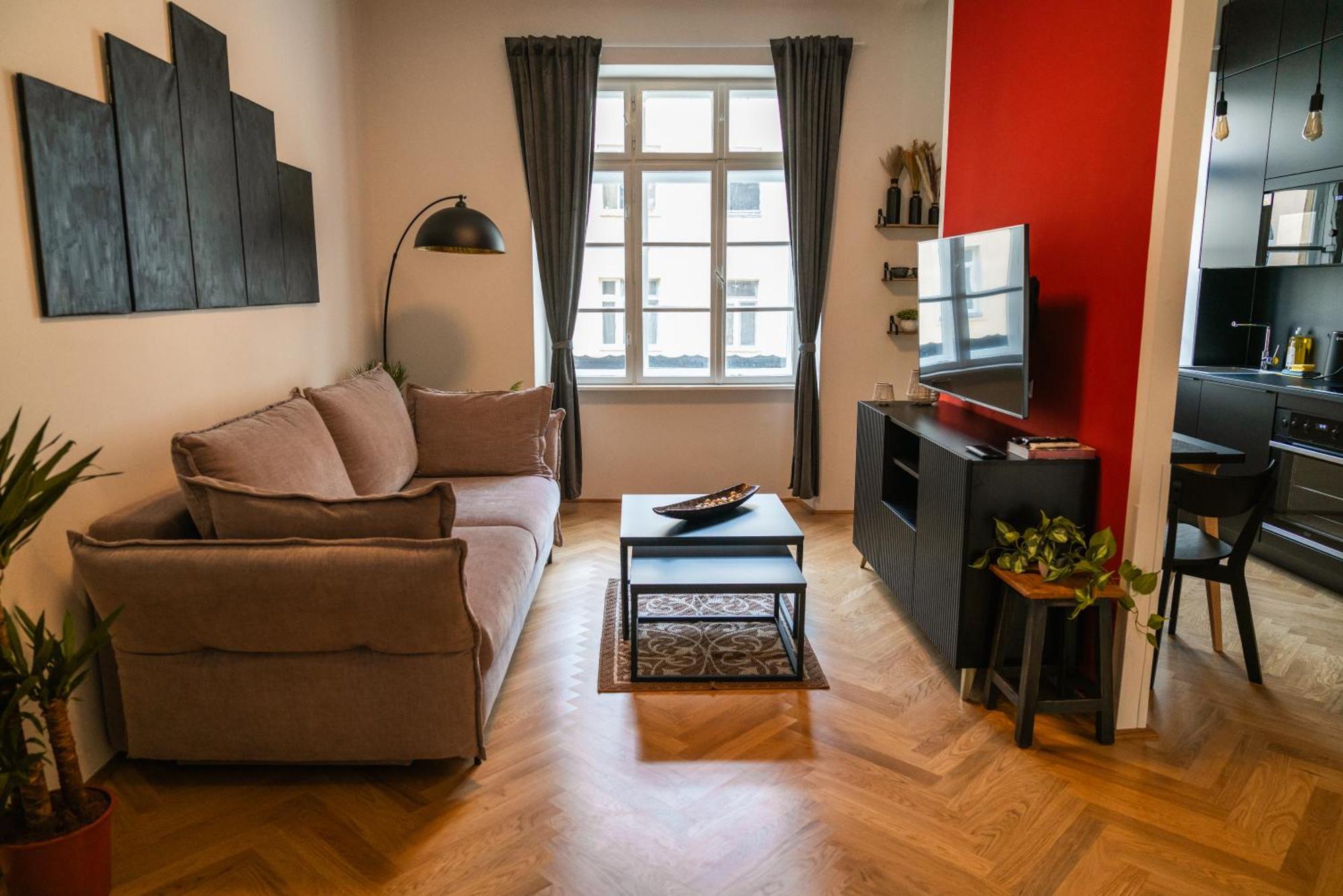 City: Live, Work, Play Apartament *