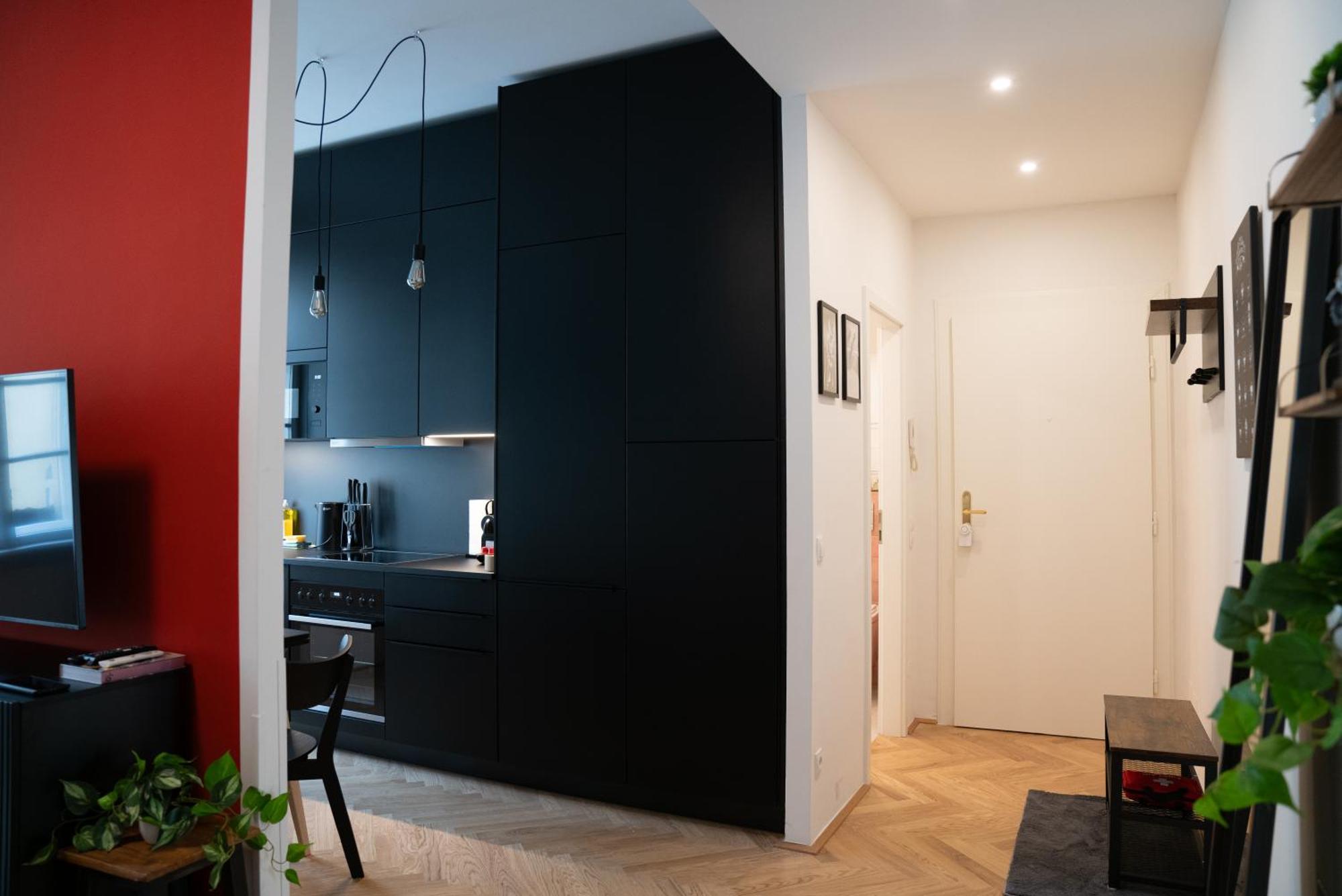 Apartament City: Live, Work, Play